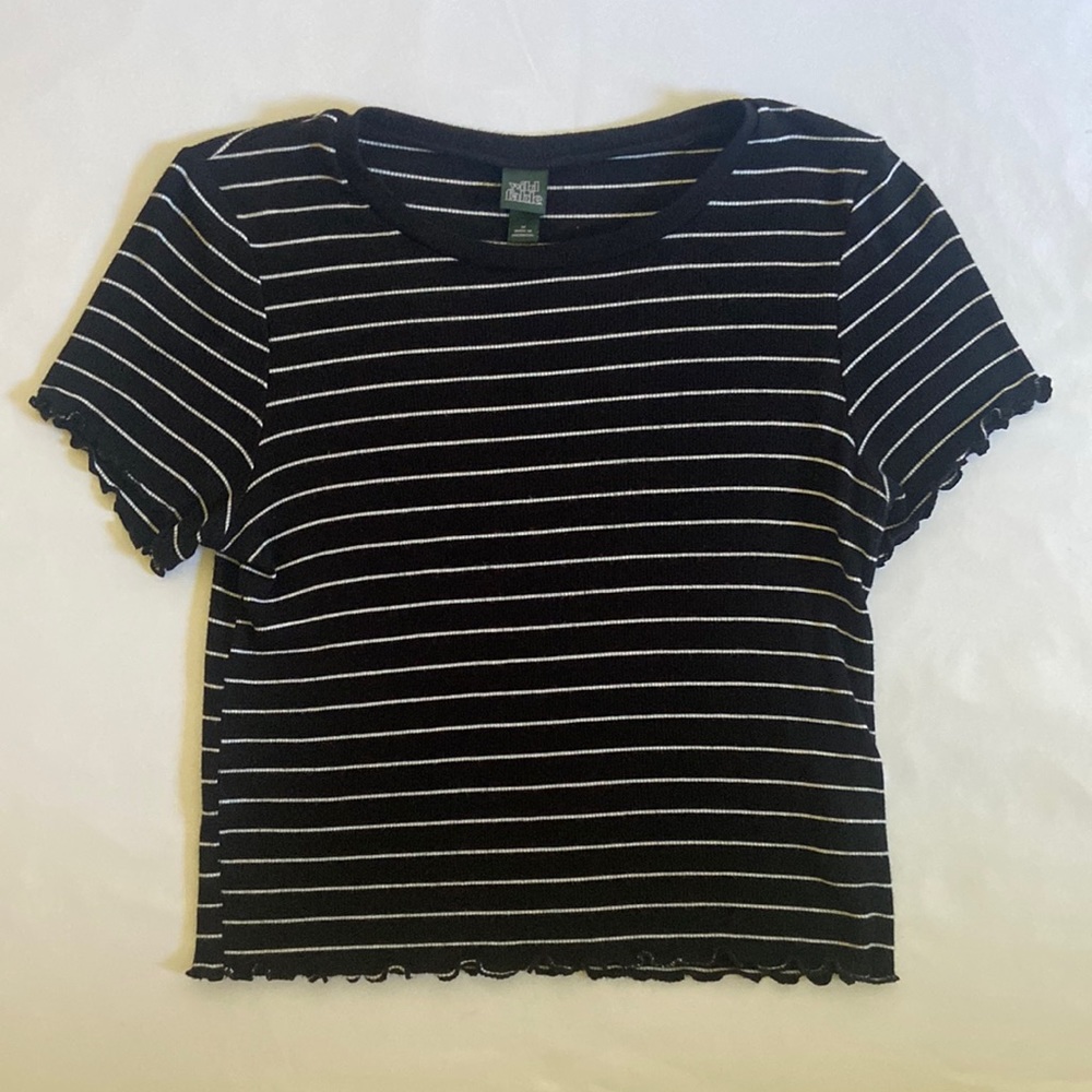 Target Wild Fable cropped t-shirt size medium